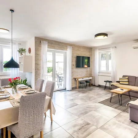 Gortan - Pool House For 7 Guests Near Pula Istria - Istrien *