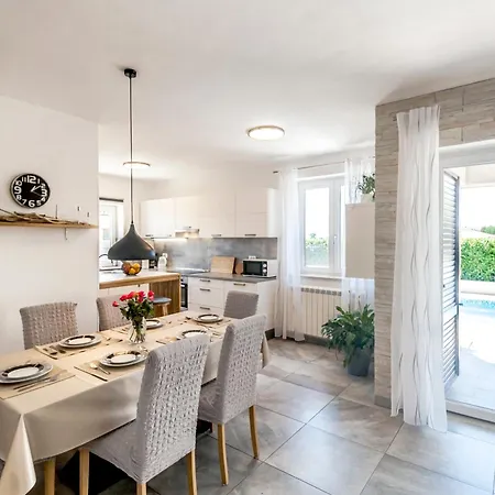 Gortan - Pool House For 7 Guests Near Pula Istria - Istrien Villa