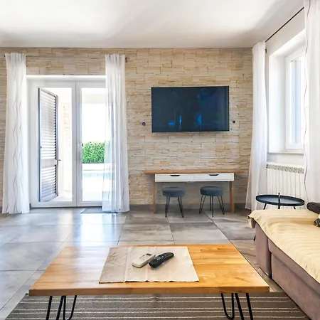 Villa Gortan - Pool House For 7 Guests Near Pula Istria - Istrien Marcana