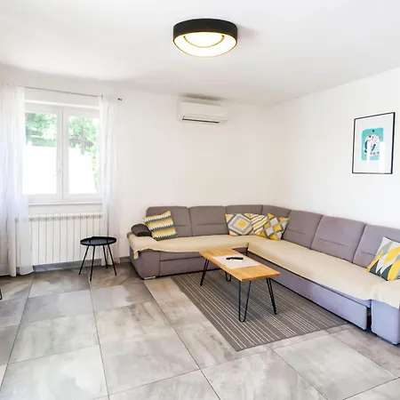 Gortan - Pool House For 7 Guests Near Pula Istria - Istrien Villa *