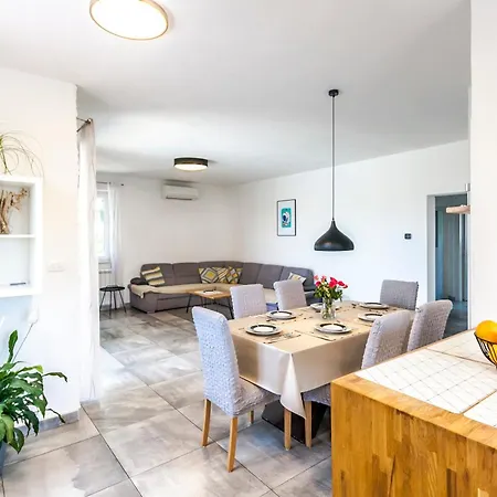 Gortan - Pool House For 7 Guests Near Pula Istria - Istrien Villa Marcana
