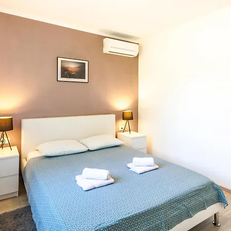 Gortan - Pool House For 7 Guests Near Pula Istria - Istrien Villa